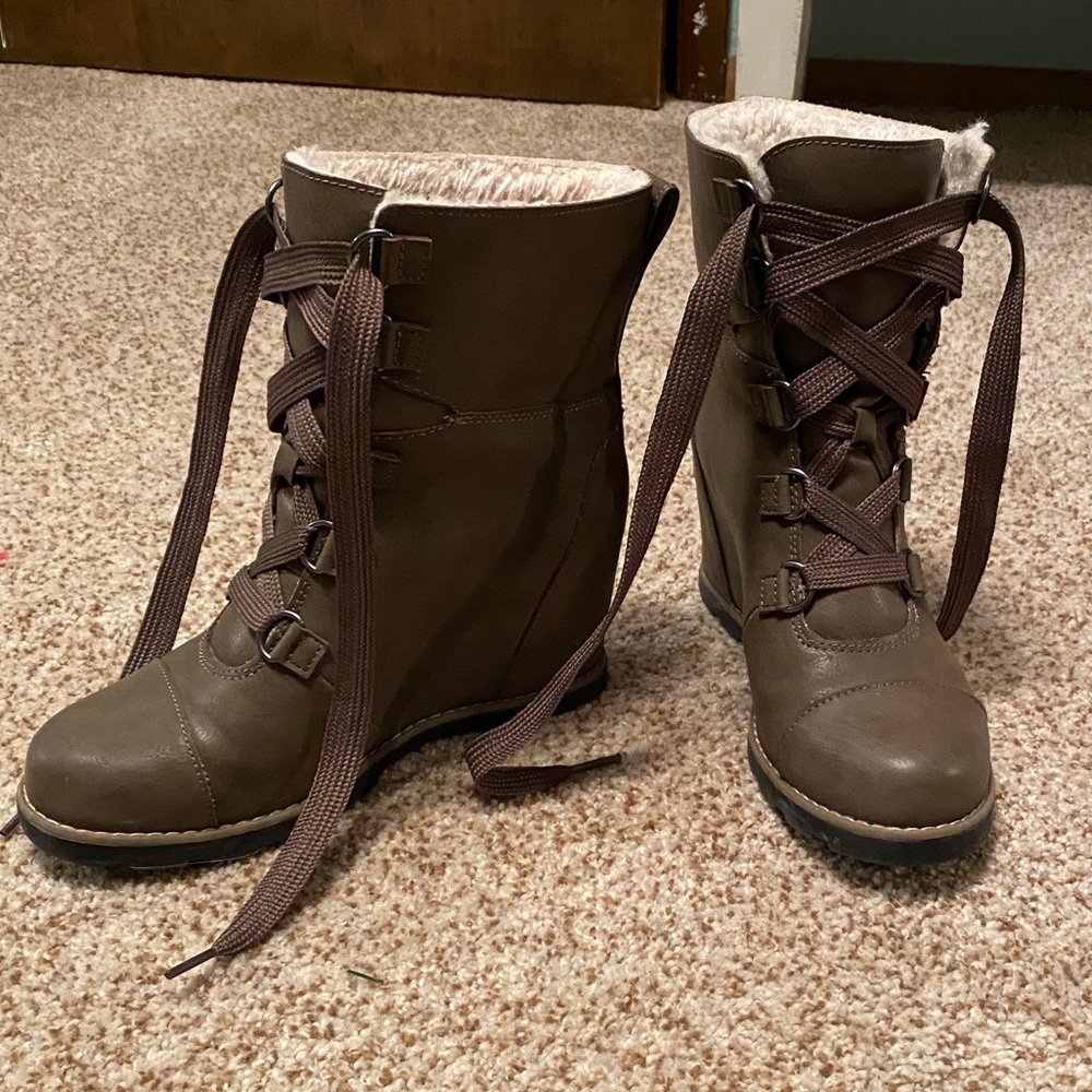 Target Wedge boot